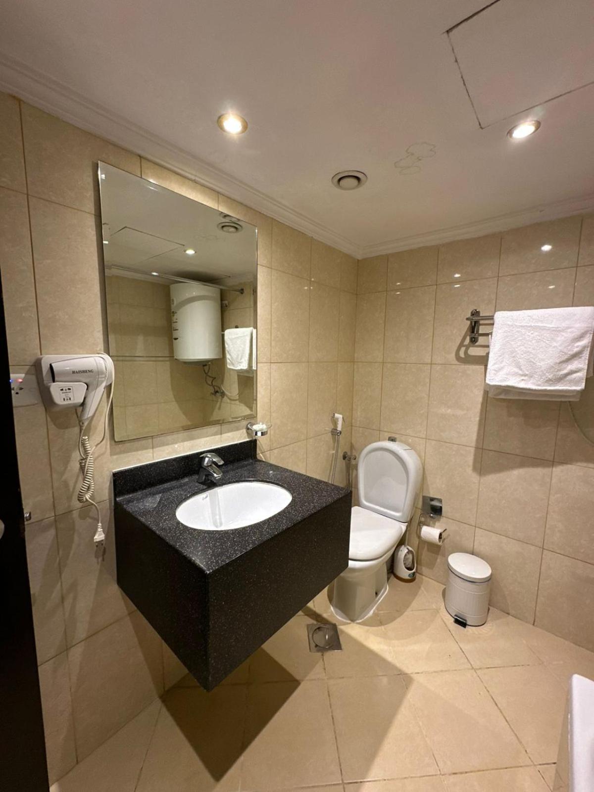 Zad Al Eman Suites Hotels 麦地那 客房 照片
